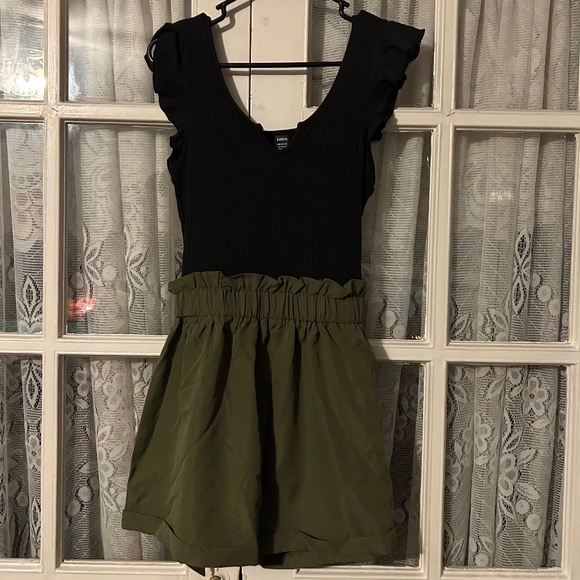 SHEIN Pants - SHEIN Women’s Black Green Romper Business Casual Summer